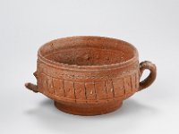 Ame Ker 228  Ame Ker 228, Mexiko, Mittelamerika, Kolonialzeit, 17./18. Jahrhundert, Napf, Ton, H 6,6 cm, Dm Mündung 11,4 cm, Dm Standring 7,8 cm : Museumsfoto: Claus Cordes, Bestandskatalog Ethnologie